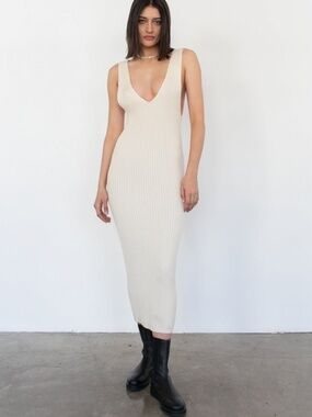 TROIS Agnes ribbed deep V neck dress